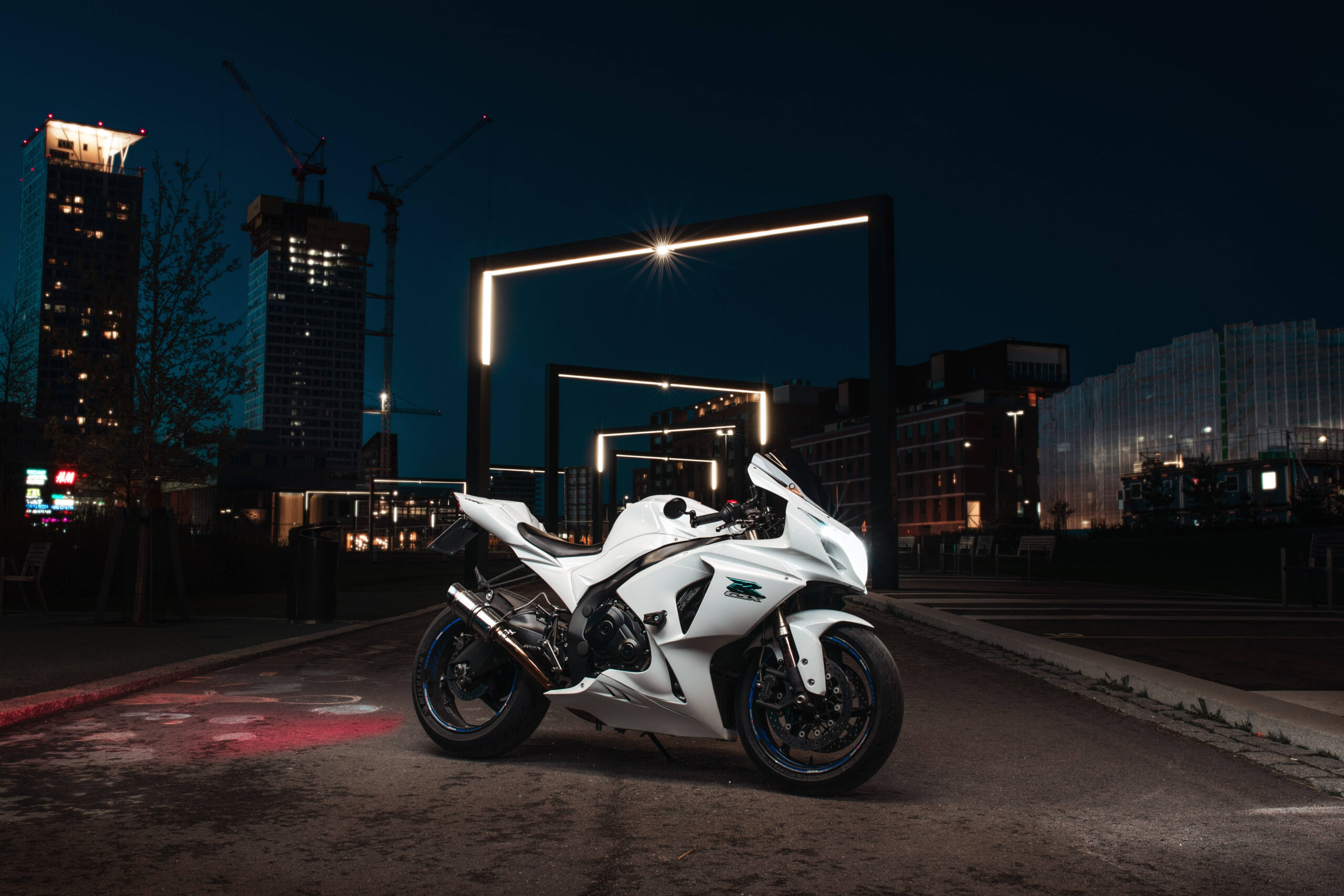 White 1920x1080 Motorcycle 4es0cvyct70jia71 Scaled